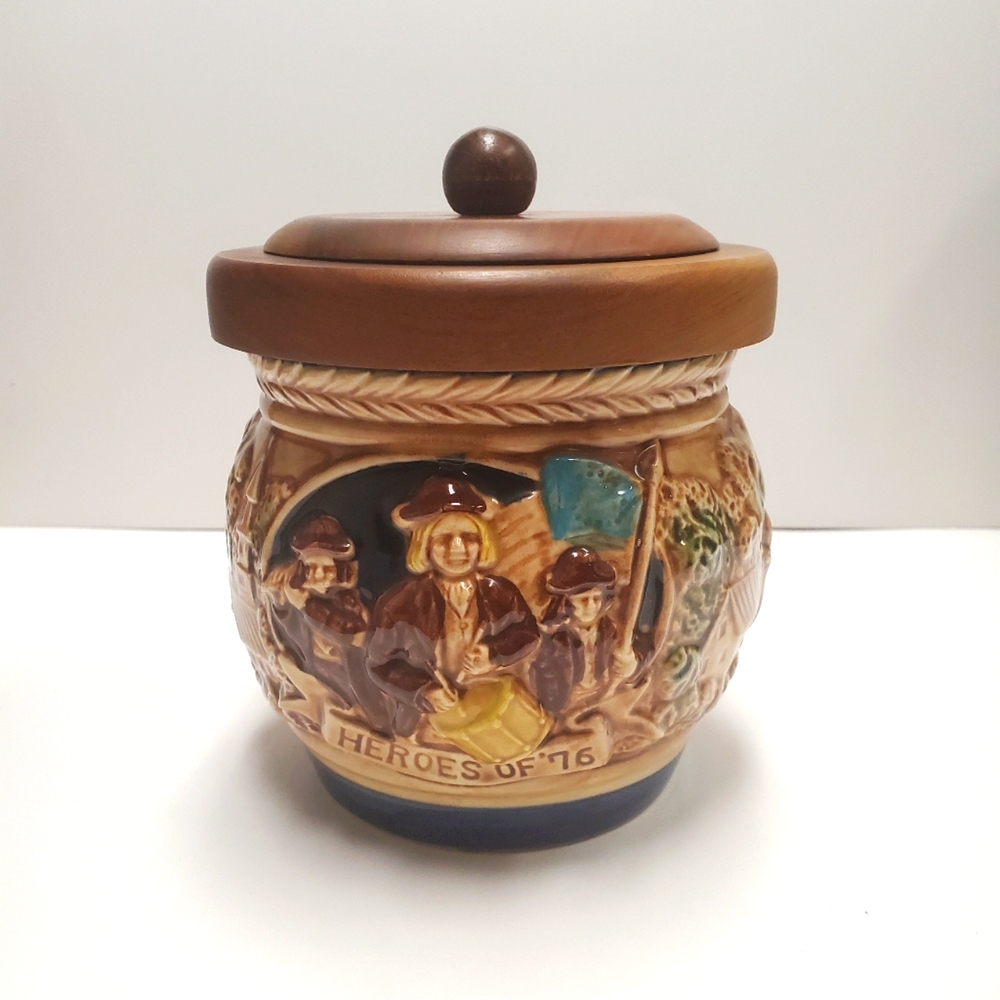 VINTAGE INARCO TOBACCO HUMIDOR JAR